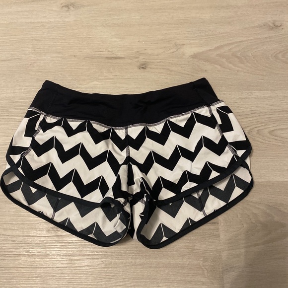 Lululemon Speed Short (size 4)